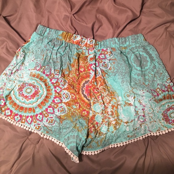 Shorts - Picture 3 of 3