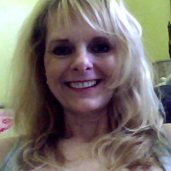 Meet your Posher, Carol - Picture 1 of 1