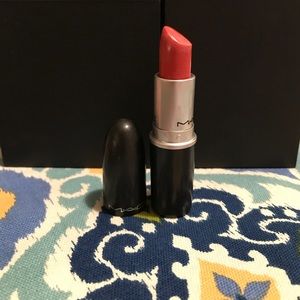 MAC Cremesheen Lipstick in Crosswires