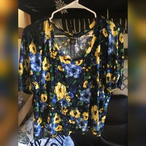 Floral crop top shirt