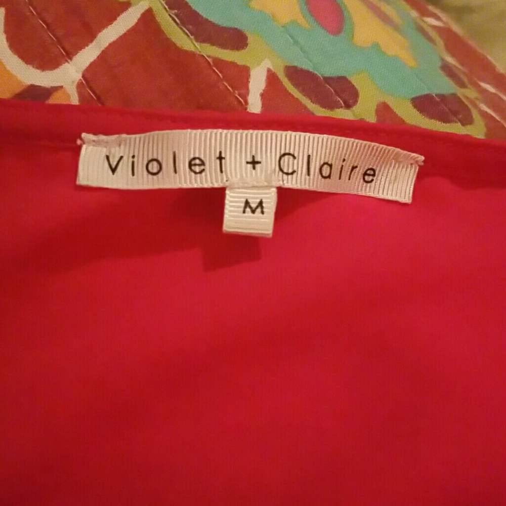 Pink flowy sleeveless blouse - Picture 3 of 3