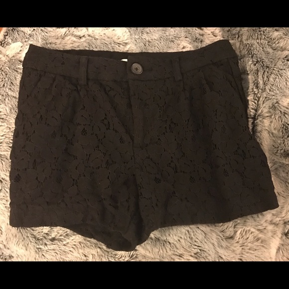 Lauren Conrad detailed black shorts size 2 - Picture 2 of 5