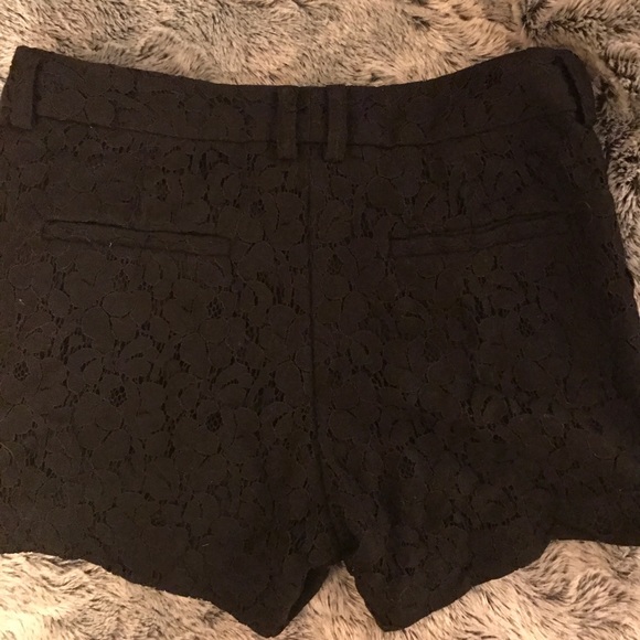 Lauren Conrad detailed black shorts size 2 - Picture 4 of 5