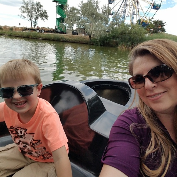 Meet your Posher, April - Picture 2 of 3