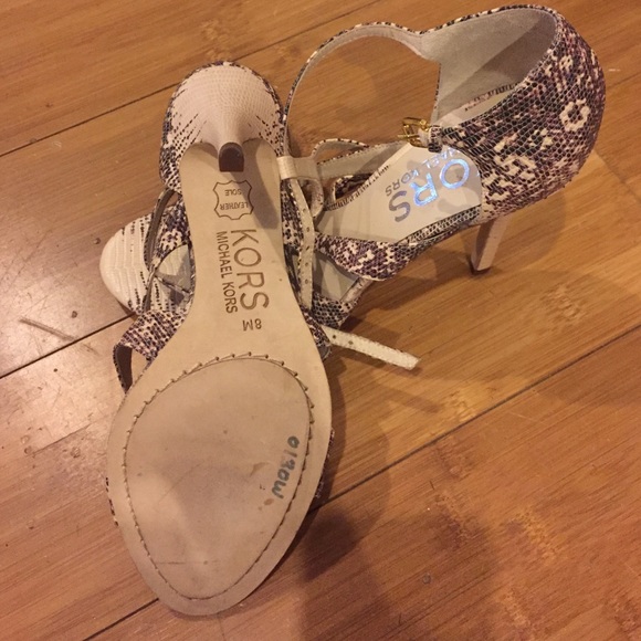 Michael Kors heels with neutral pattern - Picture 3 of 3