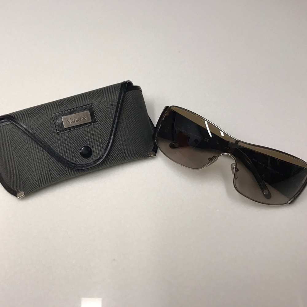 VINTAGE Versace brown tortoise shell sunglasses