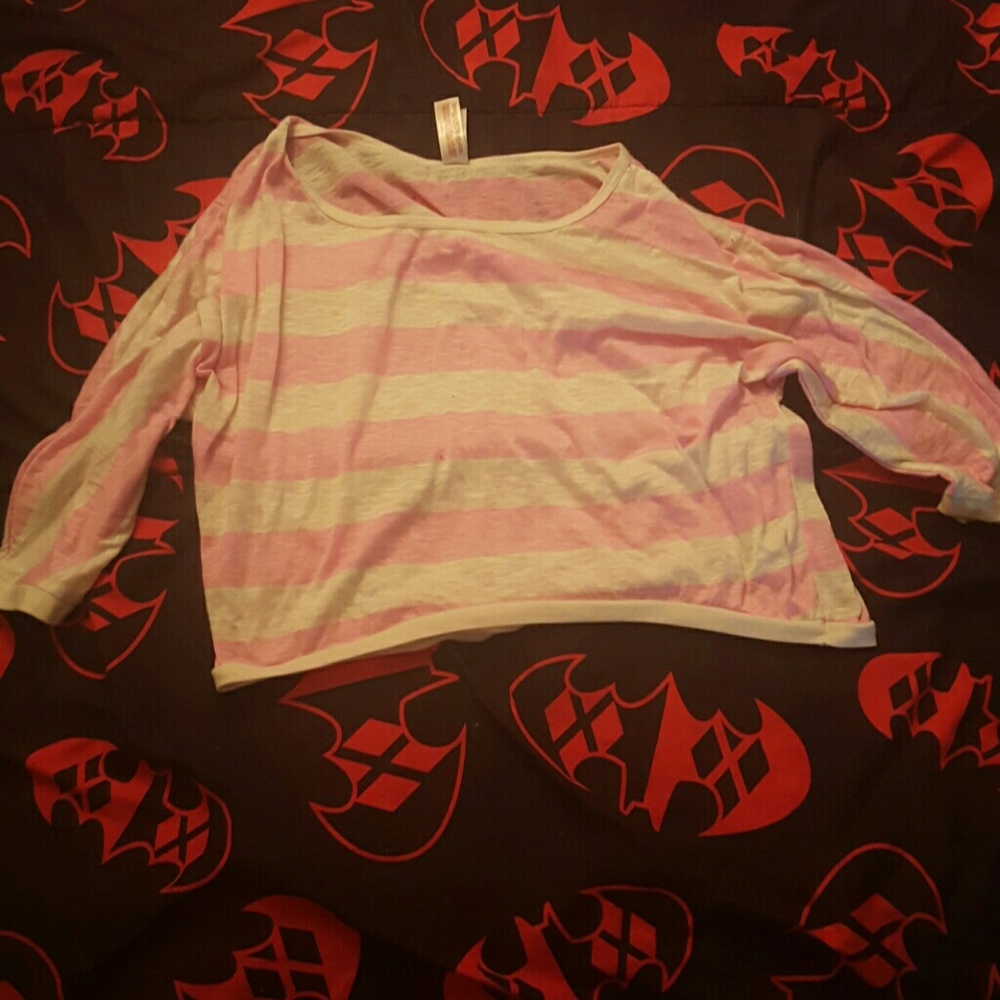 No boundries pink and white crop top