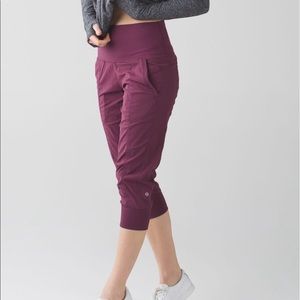 Lululemon cropped pants