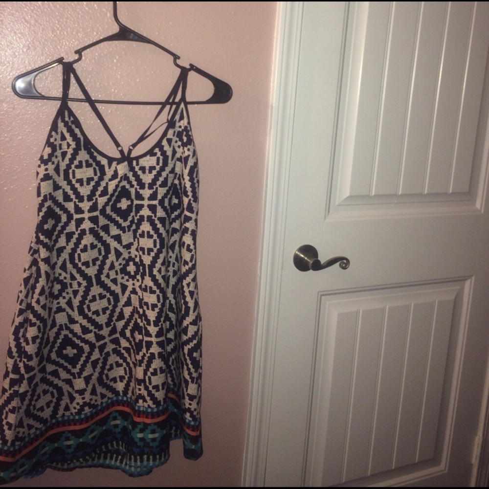 Dress - Picture 3 of 3