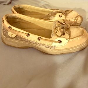Kids Size 5/Women's 7 Angelfish Sperry's