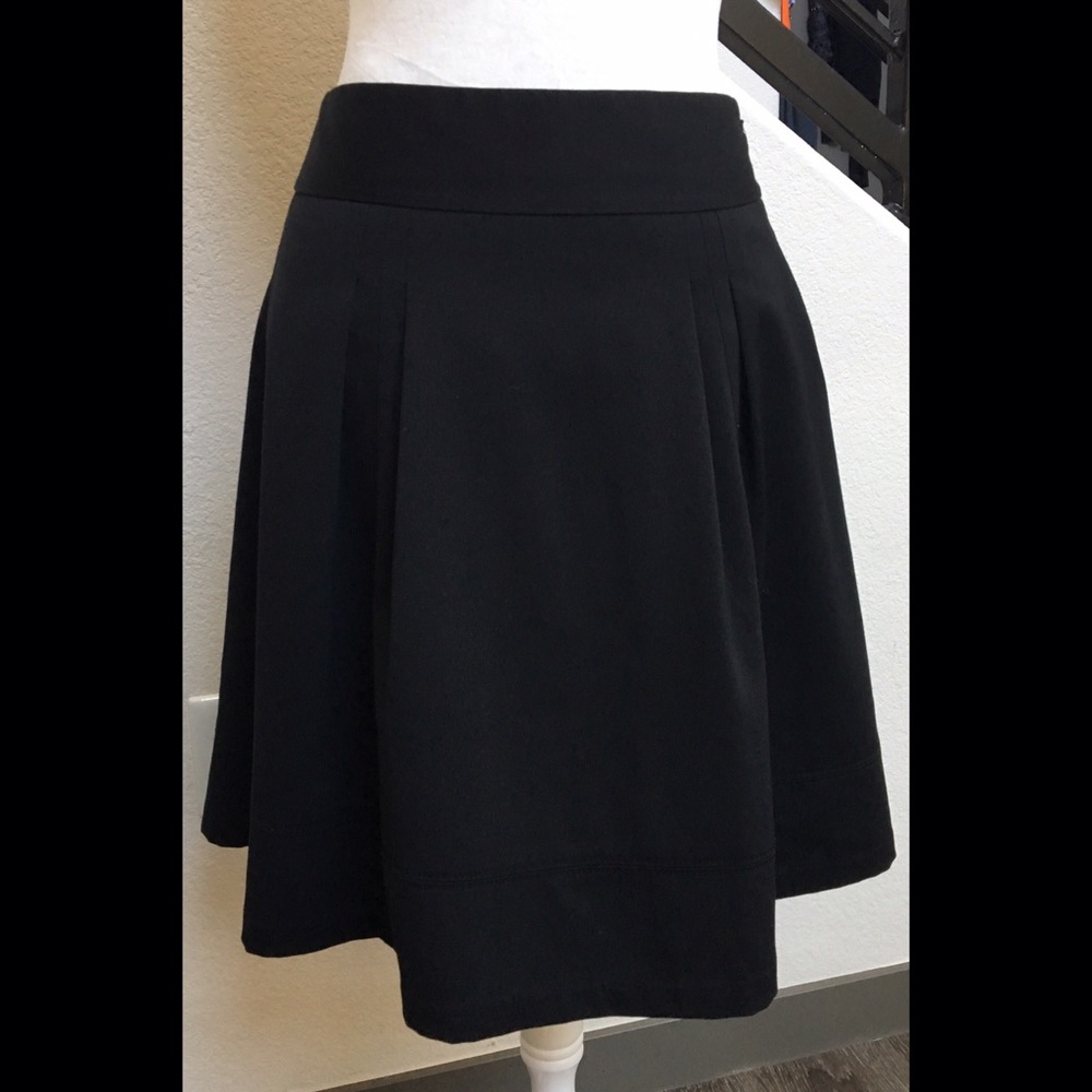 The Limited black flare skirt w/ side pockets, Med