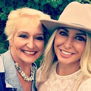 Meet your Posher, Jenna