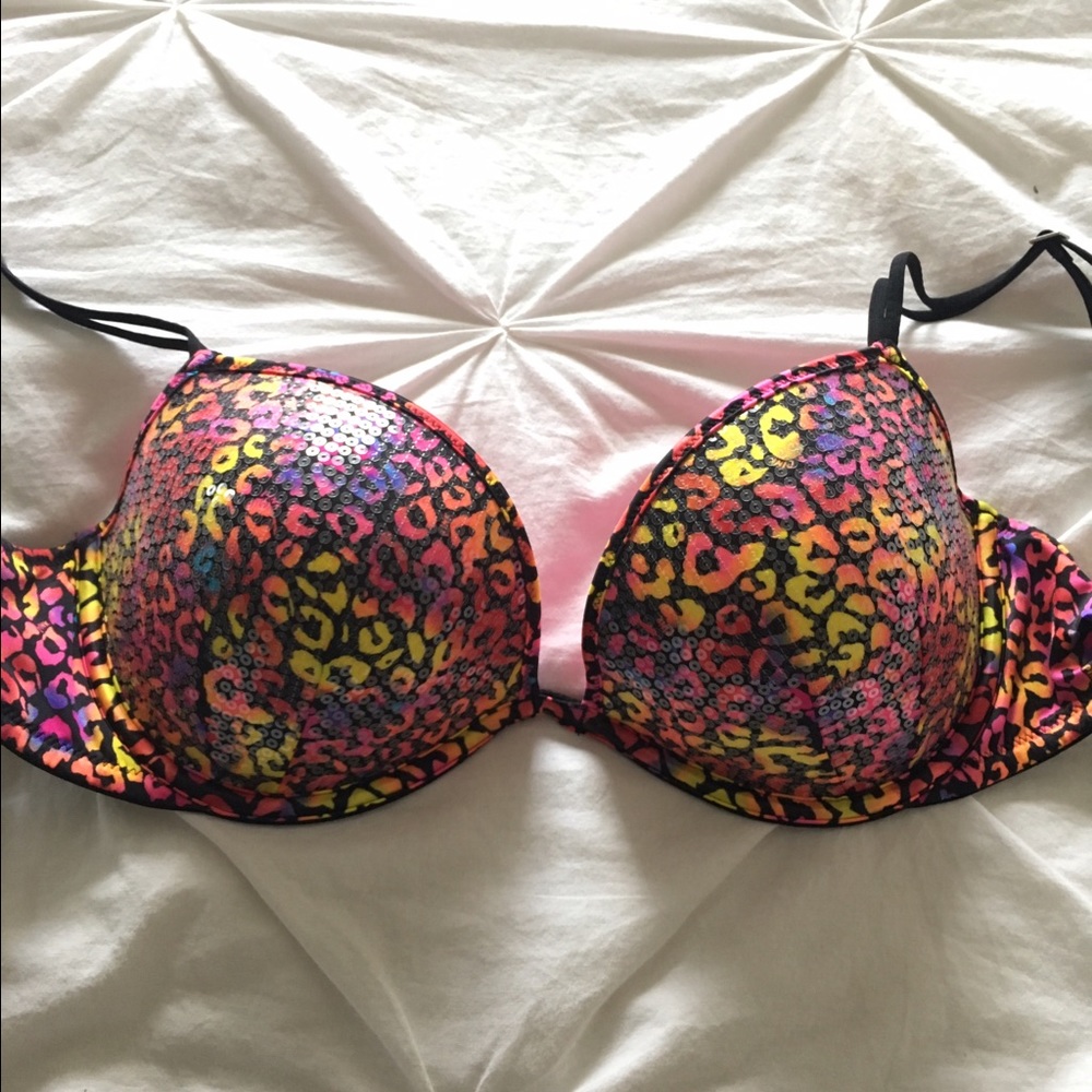 Victoria's Secret Push Up Plunge Bra