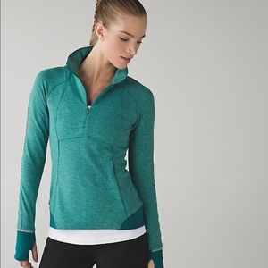 Lululemon runderful half zip size 4