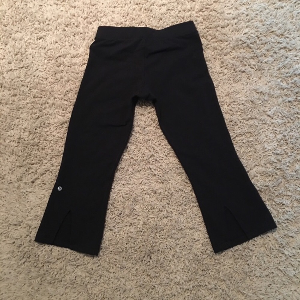 LuluLemon Black Capris