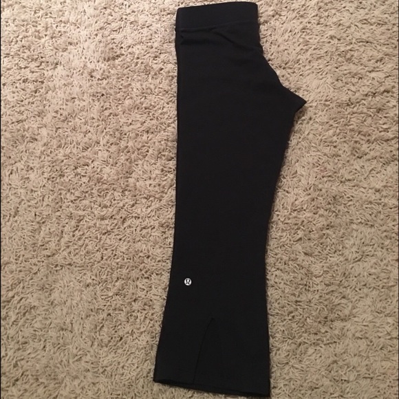 LuluLemon Black Capris - Picture 3 of 4
