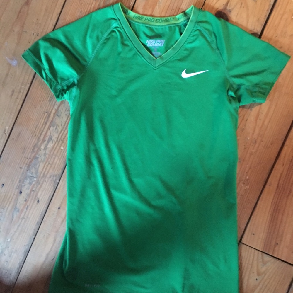 Nike 👚 shirt