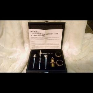7 piece Wine Connoisseur accessories set