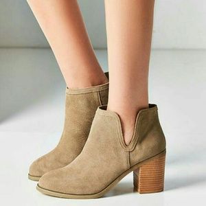 Suede Block-Heel Ankle Bootie Cognac 6