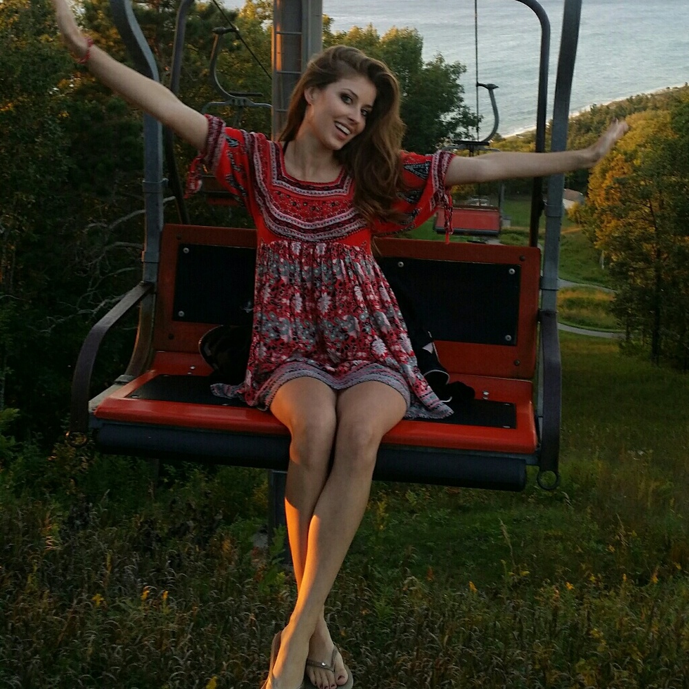 Meet your Posher, Courtney