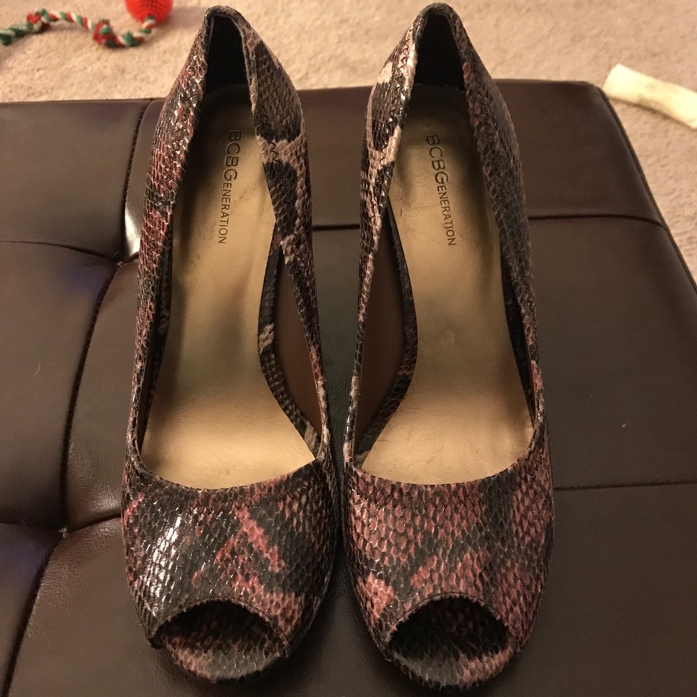 BCBGeneration foux snakeskin open toe wedges.