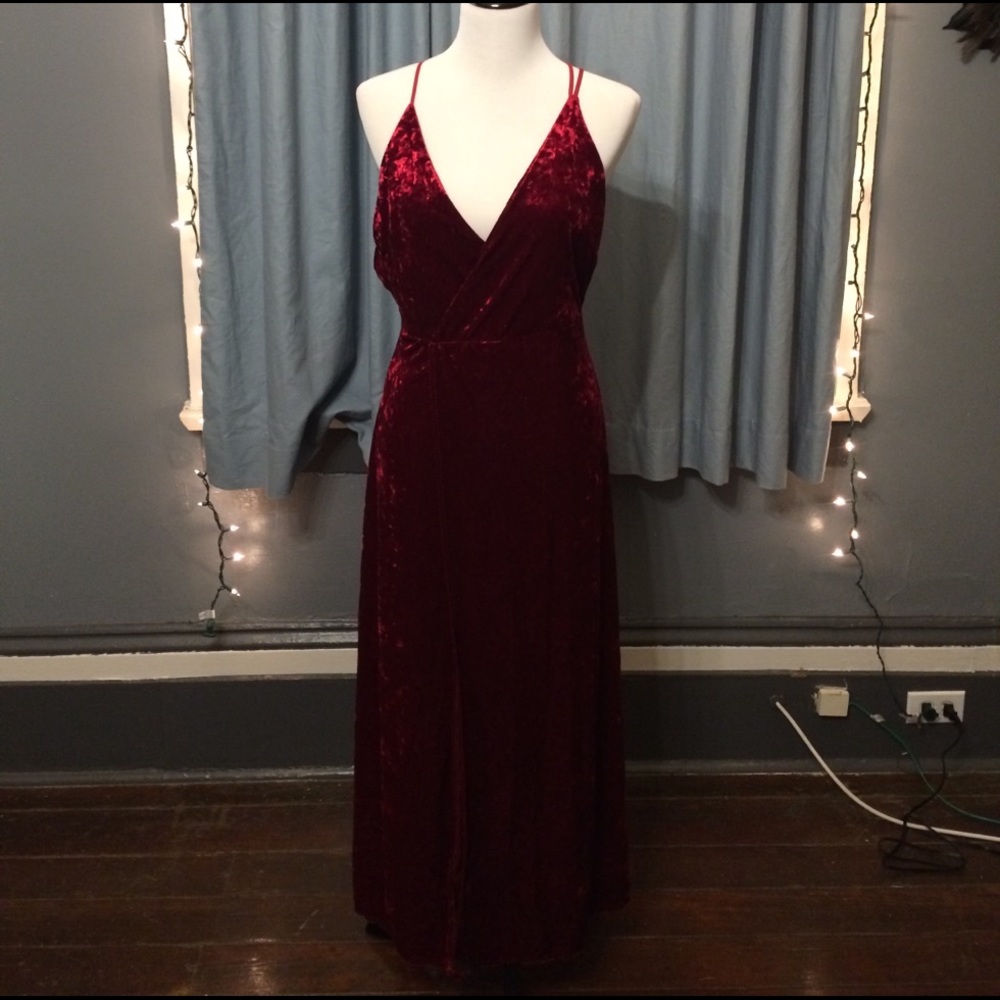 Crushed Velvet Red Dress 🌹
