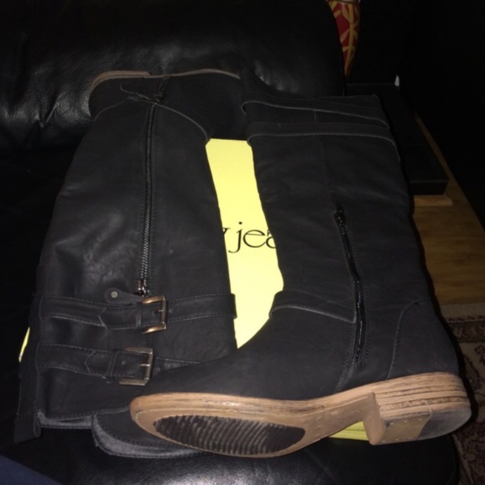 Cathay jeans boots.