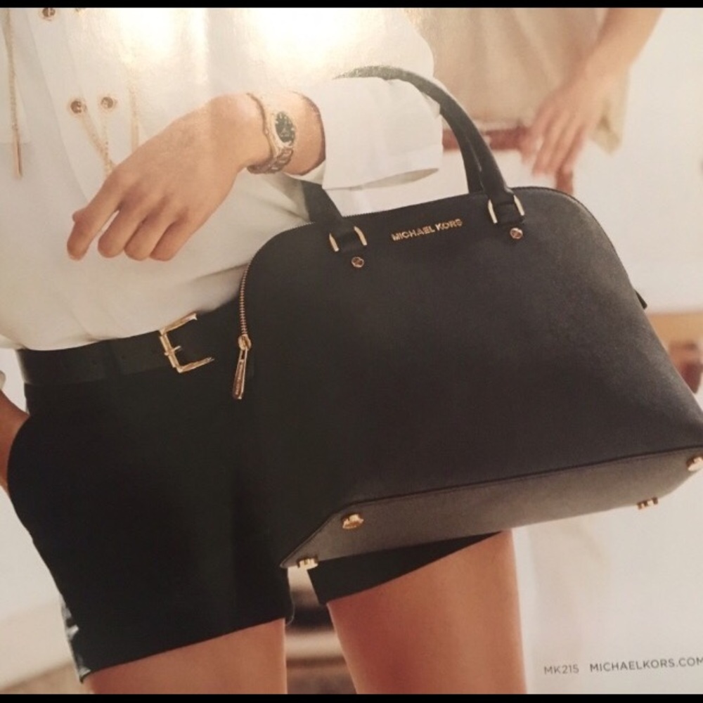 New! 🎉HP 10/26/17🎉MICHAEL KORS satchel - Picture 3 of 5