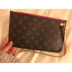 louis vuitton neverfull pouch GM