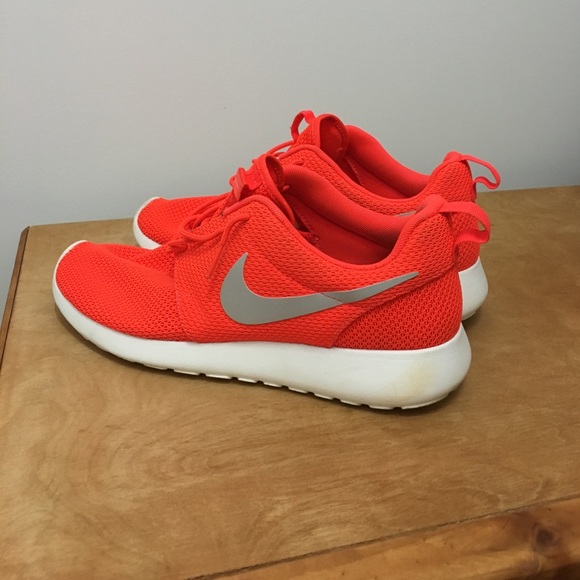 Orange Nike roshe runs - Picture 3 of 4