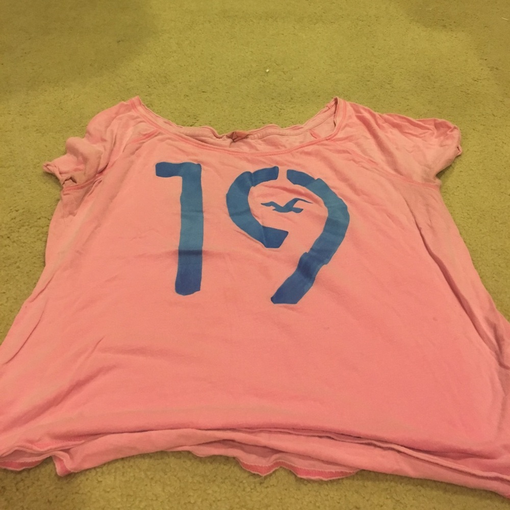 Hollister tee