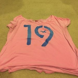 Hollister tee