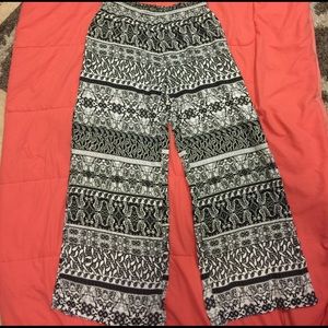 Decree Hippie flowy pants Size: XL