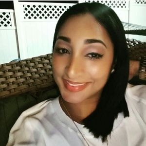 Meet your Posher, Altaveira