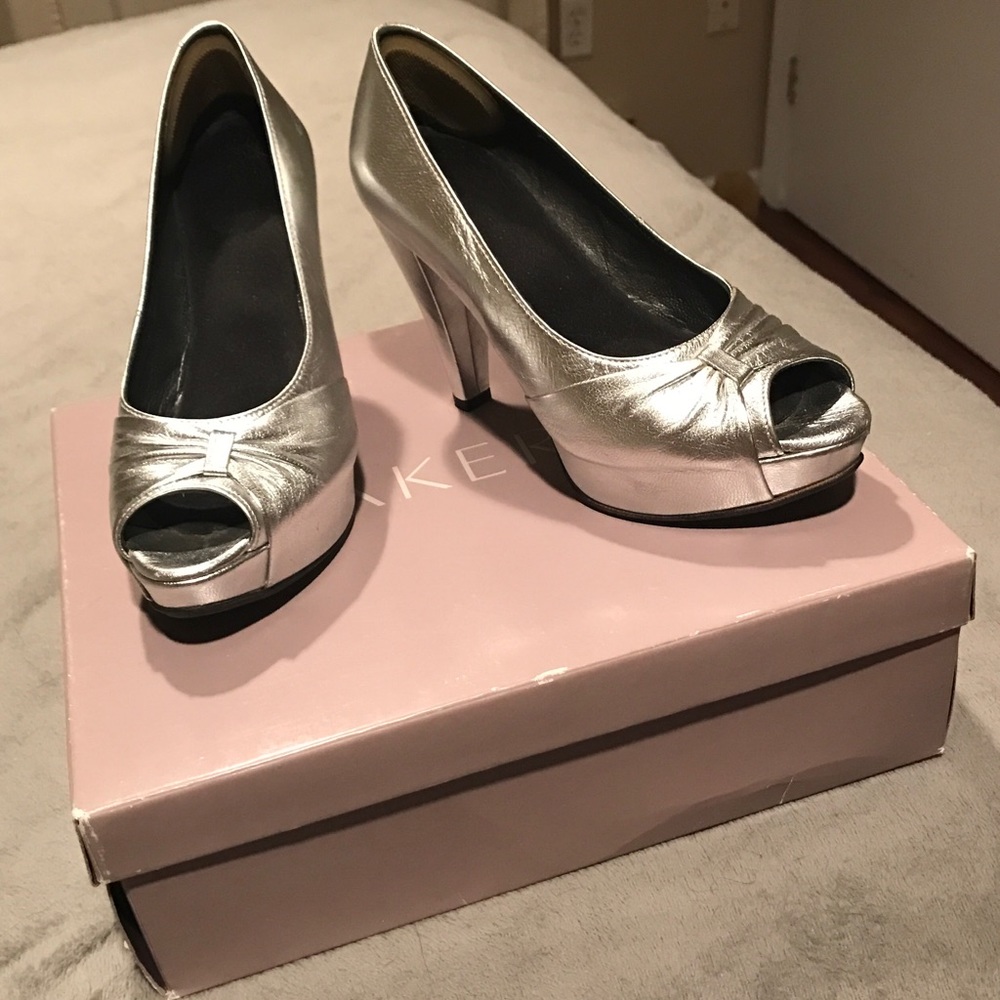 Silver Pumps
