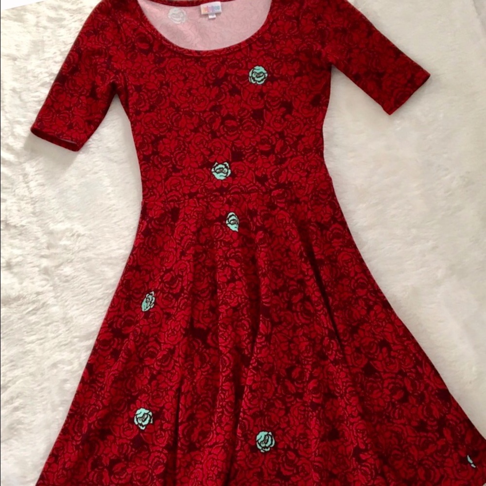 Medium Nicole Lularoe