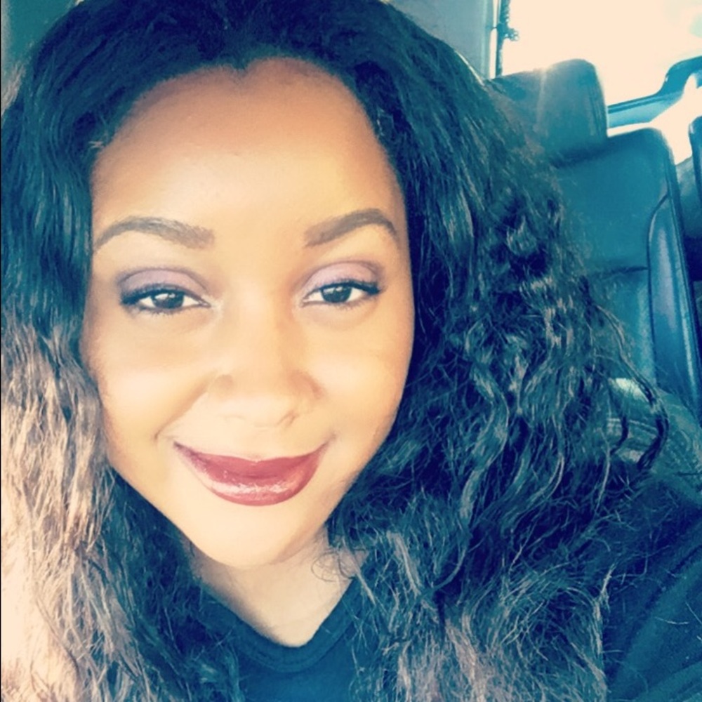 Meet your Posher, Maya