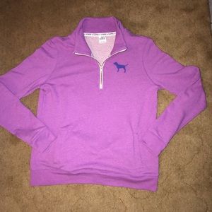 SOLD Ⓜ️ercarℹ️ Victoria Secret Pullover