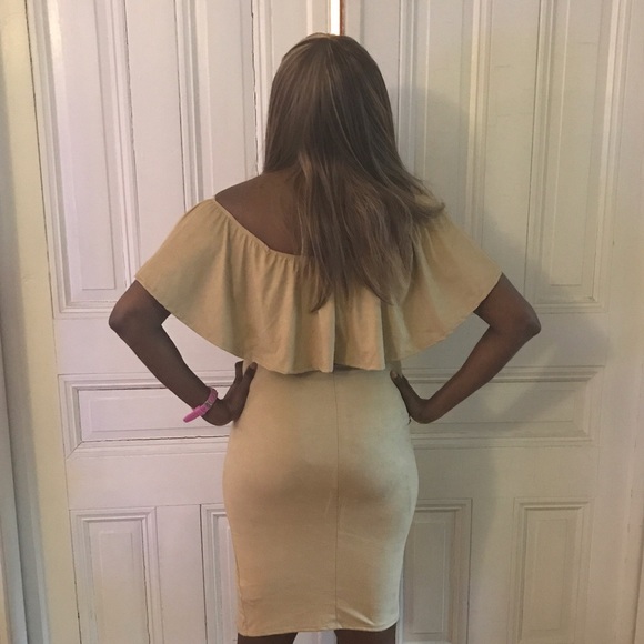 Ruffled Off the Shoulder Dress - Picture 3 of 4