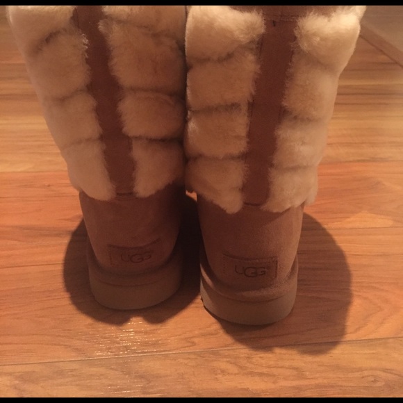 🎉BOOT BLOWOUT🎉NEW CHEVRON DETAILED UGG BOOT - Picture 6 of 7