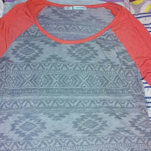 Maurices L Aztec Longsleeve - Picture 1 of 1