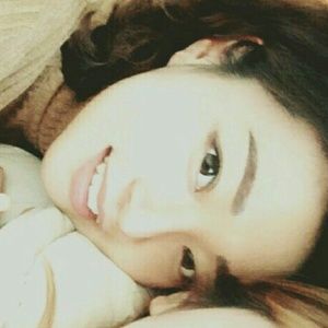 Meet your Posher, Mia