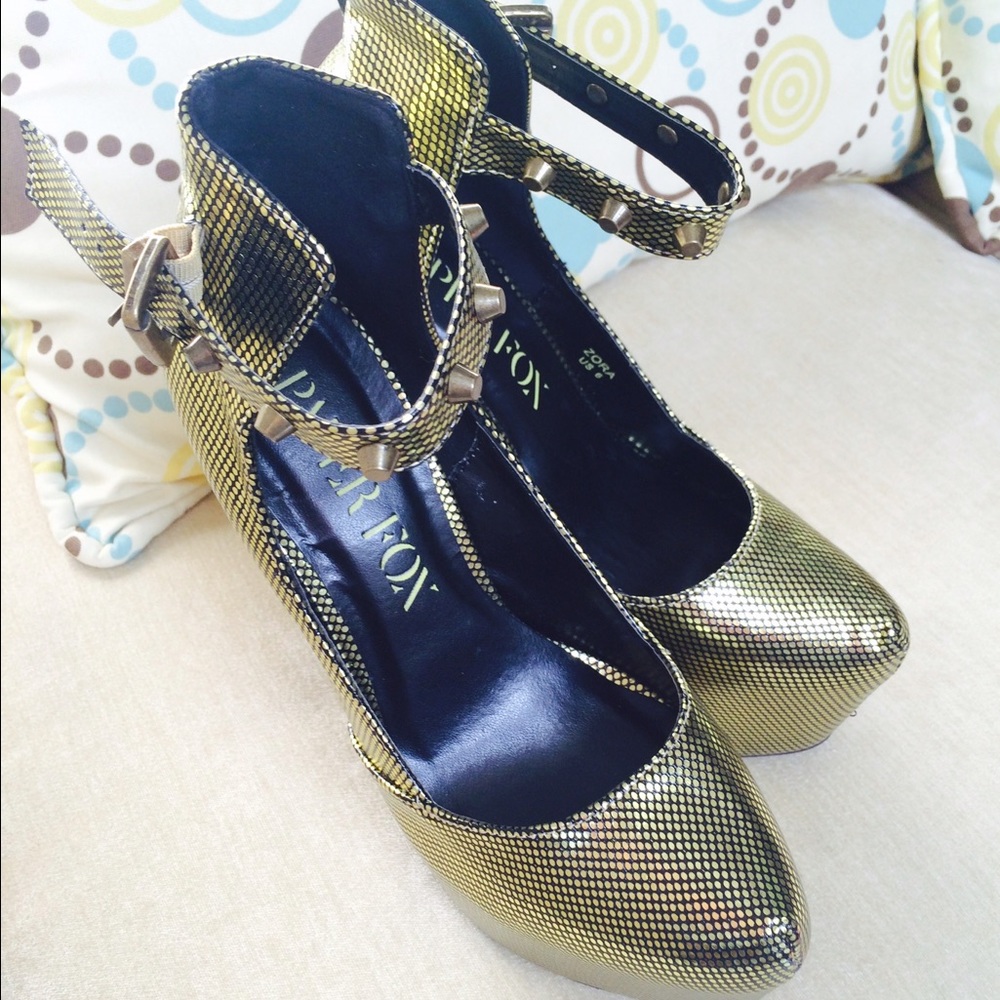 Size 6 stilletos brand new in box