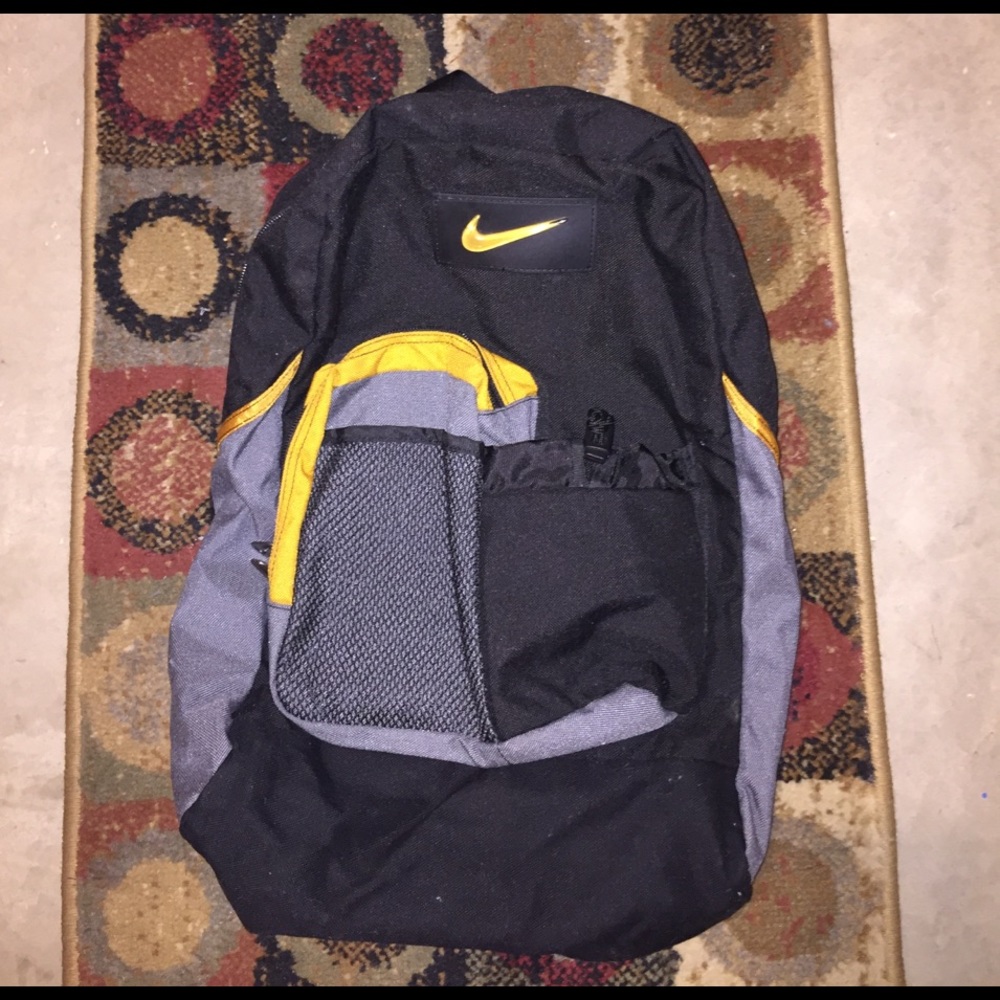 Nike backpack 🎒FOR SALE‼️ - Picture 2 of 7