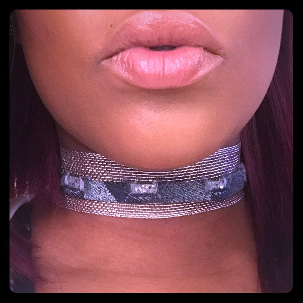 Brand new Choker