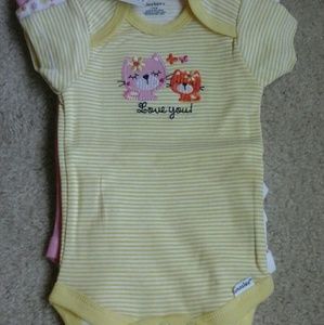 5 short sleeve onesies. NWT 3-6 MONTHS