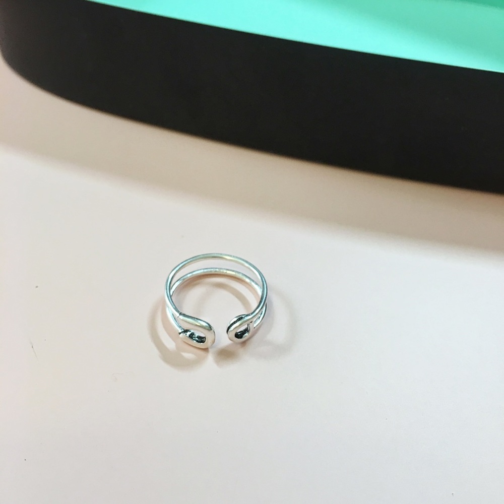 Paper clip ring
