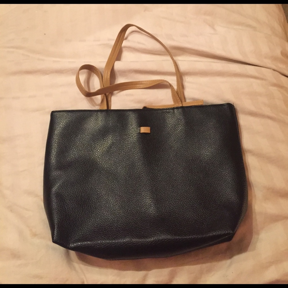 Black shoulder bag