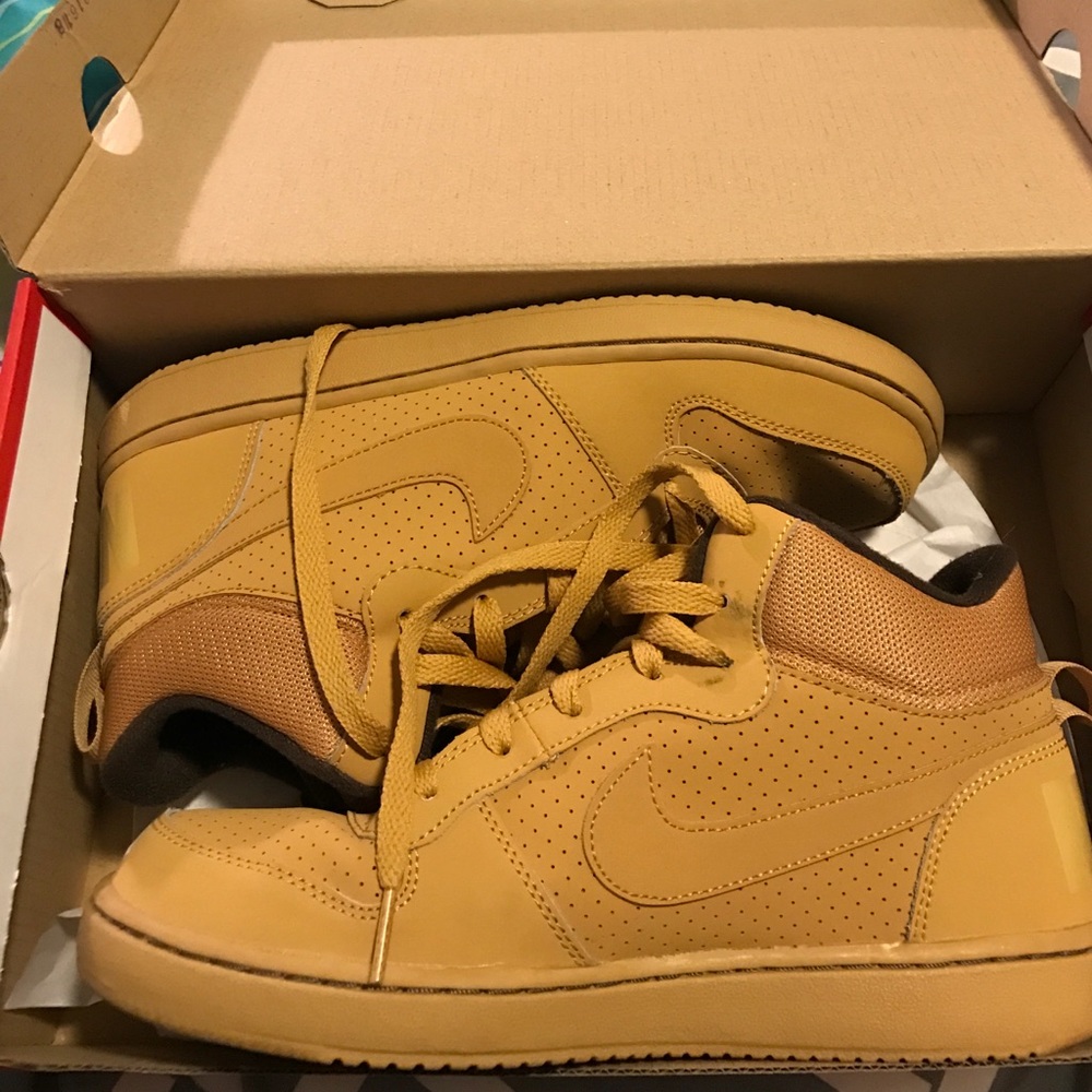 Nike boroughs