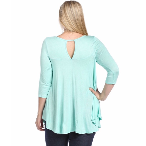 Keyhole Front and Back Soft, Flowy 3/4 Sleeve Top - Picture 2 of 3
